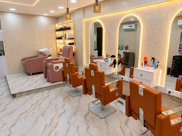 Salon Interior 2